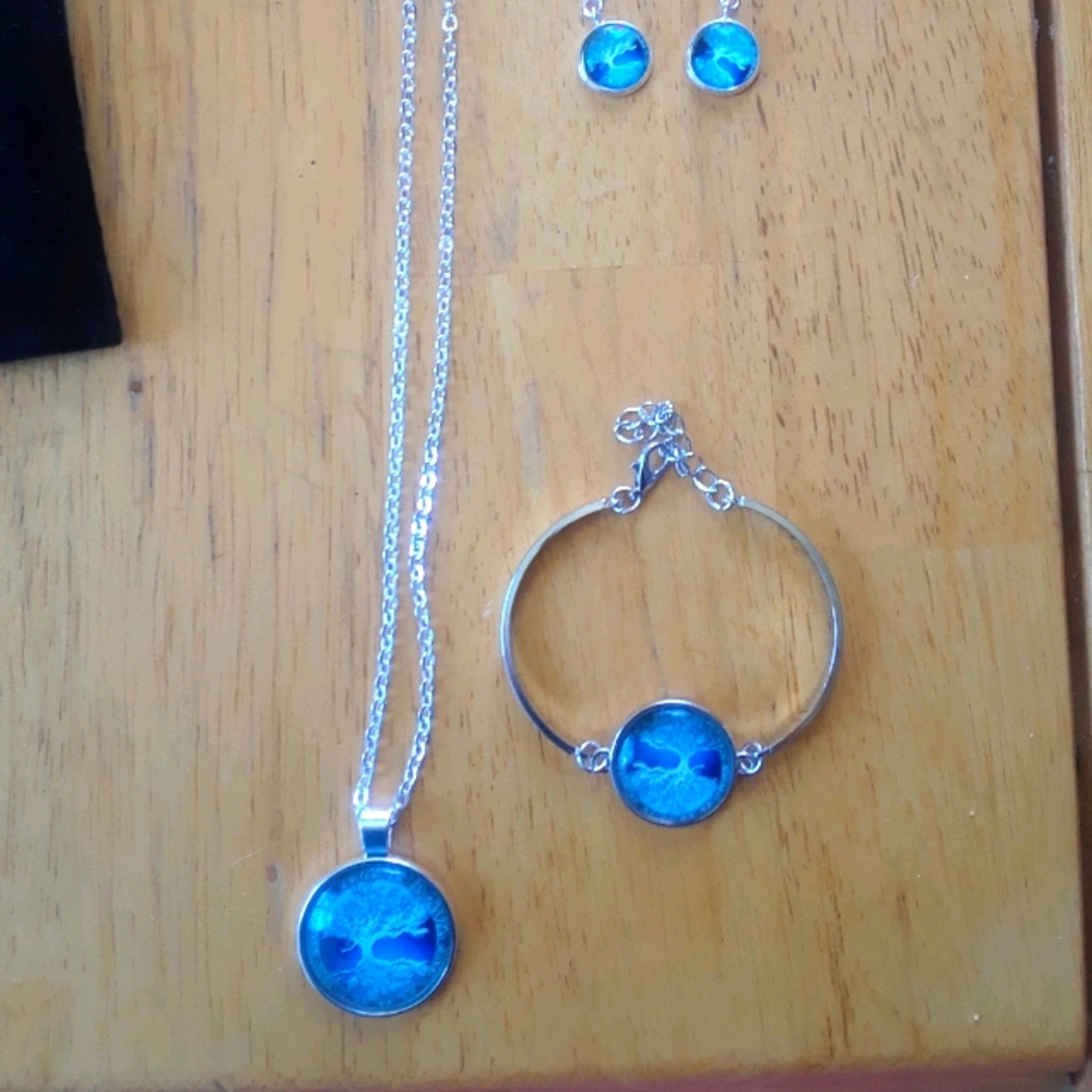 NWT 🌞 Buy 1 get 1 Free🌞 3 piece Tree of life